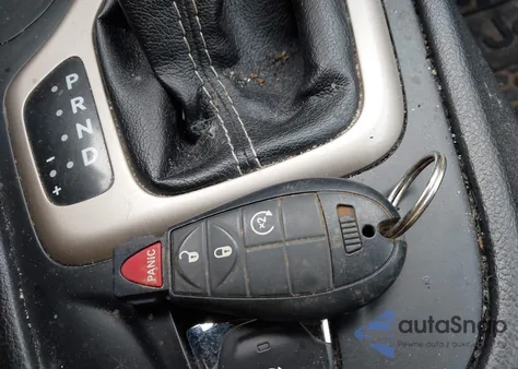 2016 Jeep Cherokee Latitude z USA, uszkodzony, nr VIN 1C4PJMCB7GW156740